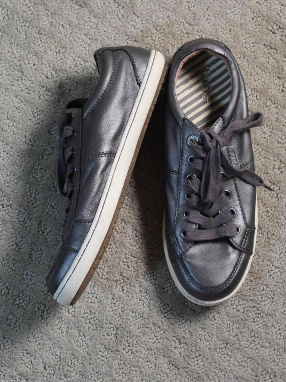 Taos Leather Sneaker Womens 7.5 Metallic Gray Plim Soul Lux Comfort Shoe